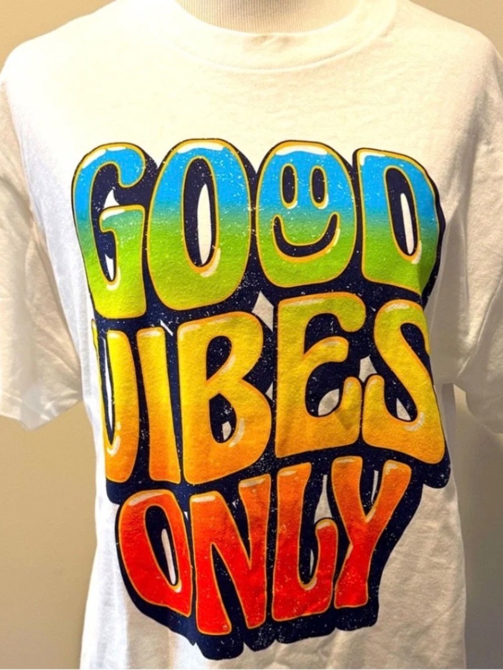 GOOD VIBES ONLY T-shirt Medium